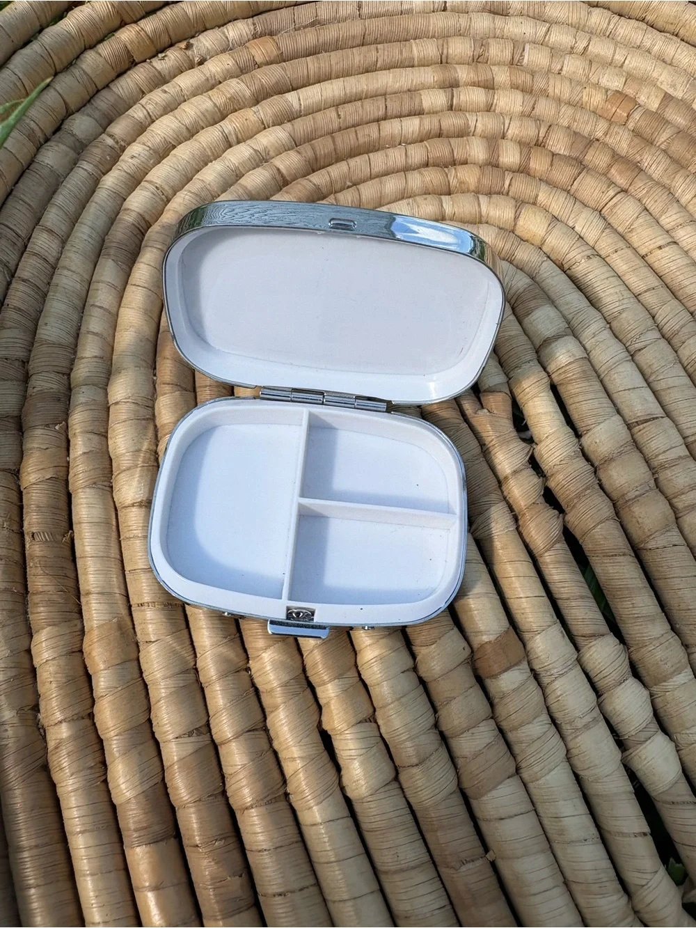 Art Deco stylish compact